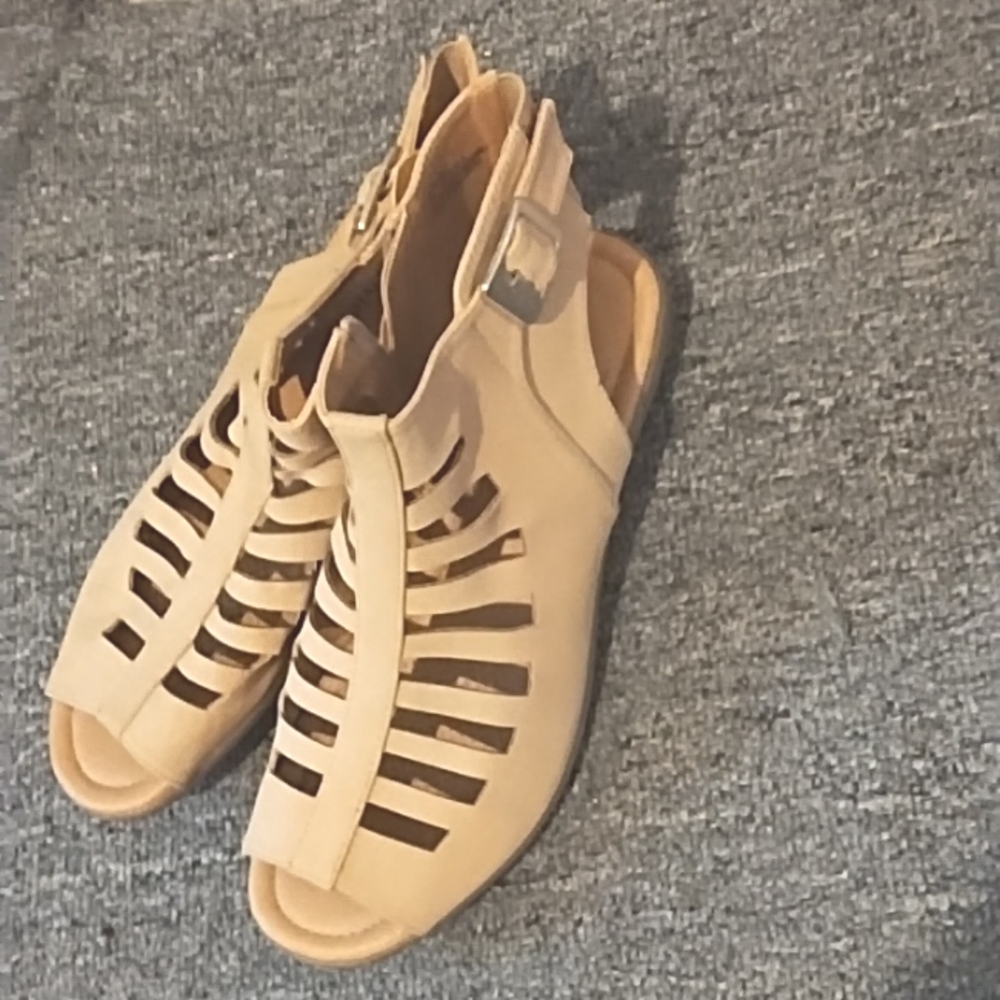 Dressy sandals